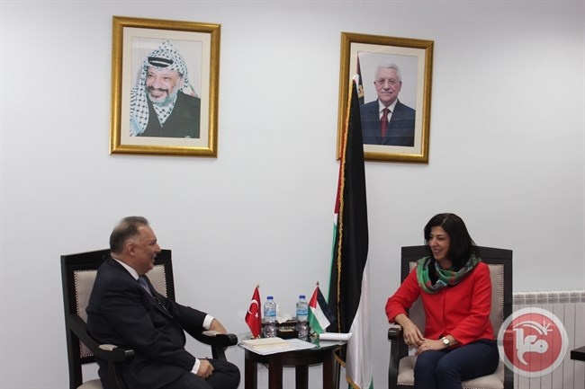 وزيرة الاقتصاد وسفير تركيا يبحثان علاقات التعاون المشتركة