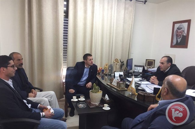 امين عام المجلس الاعلى للشباب والرياضة يستقبل خبيرا بولنديا بالمبارزة
