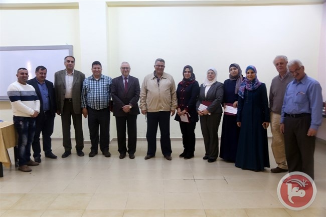 جامعة القدس تكرّم عددا من الباحثين بكلية الطب البشري