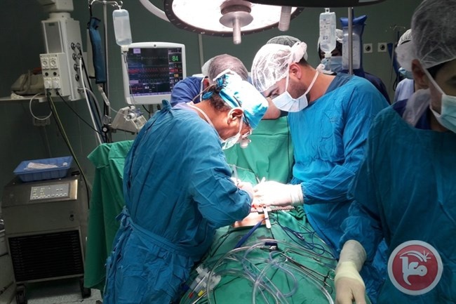 مجمع فلسطين الطبي يجري عملية نوعية في القلب