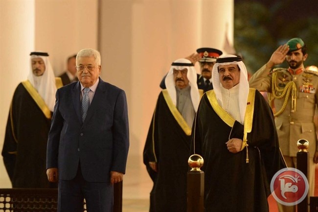 العاهل البحريني يقيم مأدبة عشاء على شرف الرئيس عباس