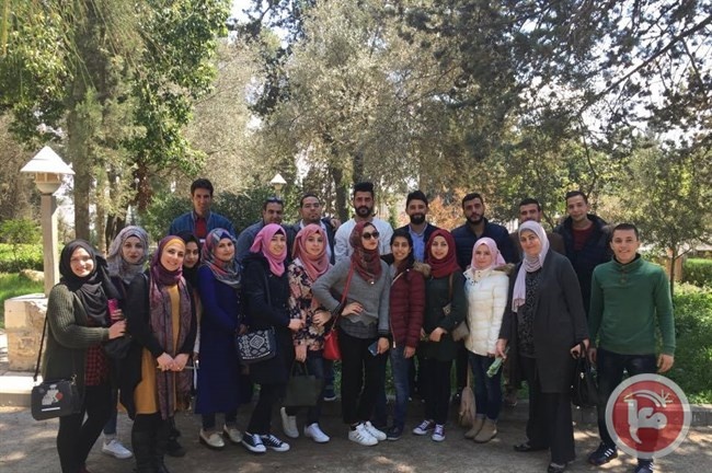 طلبة الصيدلة في العصرية الجامعية ينظمون زيارة علمية لحديقة &quot;القيقب&quot;