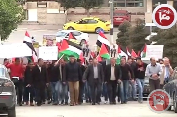الفلسطينيون يعلنون تضامنهم مع مصر ضد التفجيرات الإرهابية