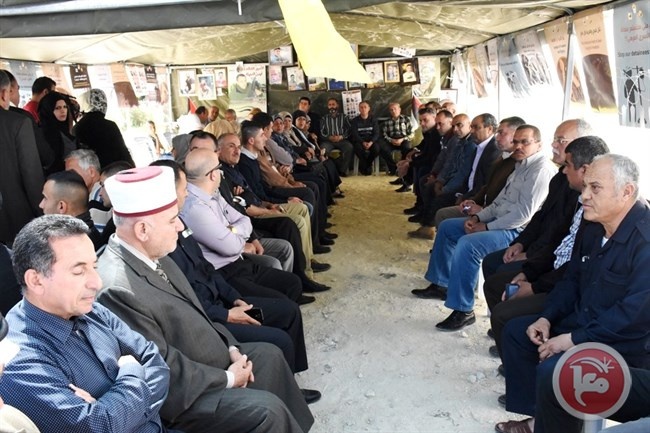افتتاح خيمة الاعتصام والمساندة للأسرى المضربين عن الطعام في سلفيت