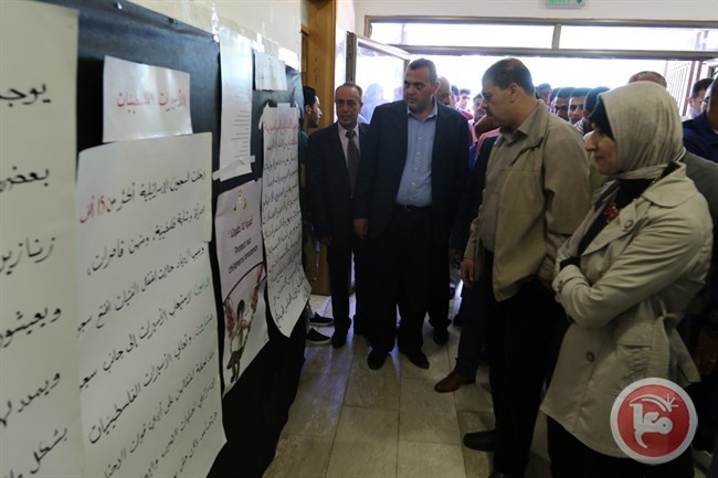 خضوري تنظّم معرضاً للأسرى