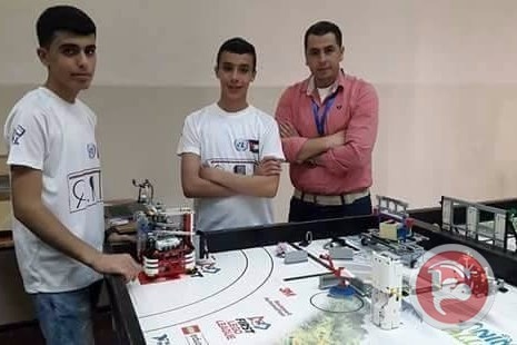 ذكور قلقيلية الاولى &quot;وكالة الغوث&quot; تفوز بالمركز الأول في مسابقة الروبوت