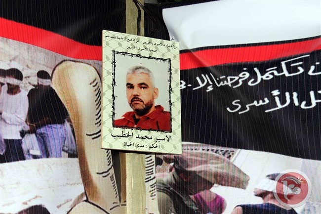 ماذا يحدث في خيم الاعتصام مع الاسرى؟