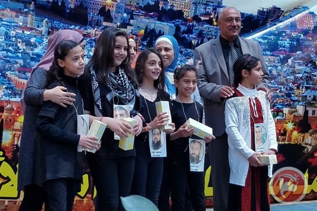 مهرجان تضامني مع اضراب الحركة الأسيرة في مدرسة بنات الكرامة برام الله