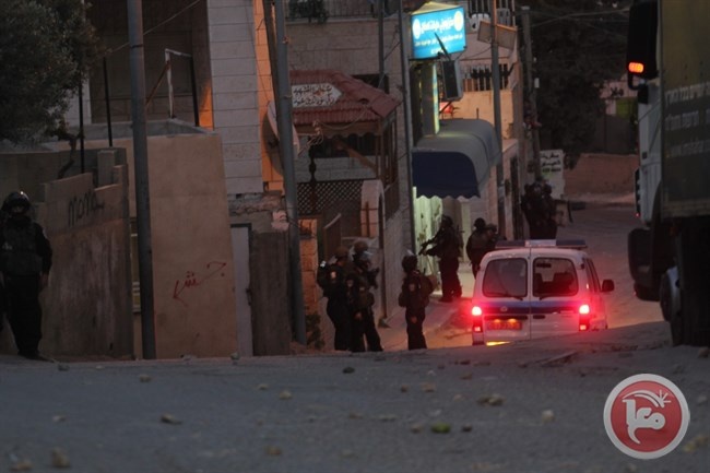 توزيع أوامر هدم في العيسوية واعتقالات في القدس