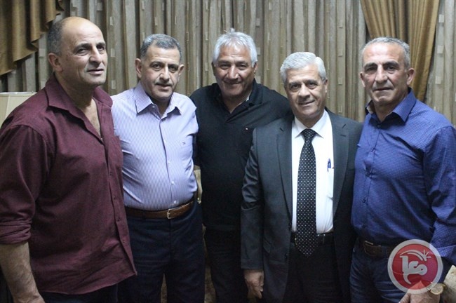 مدرب شباب الخليل الاسبق علي عثمان يزور عدد من الرياضيين في الخليل