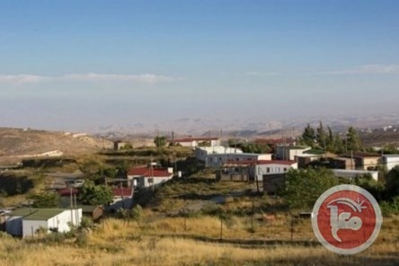 قاعدة لقوات الاحتلال تزود بؤرة استيطانية بالمياه