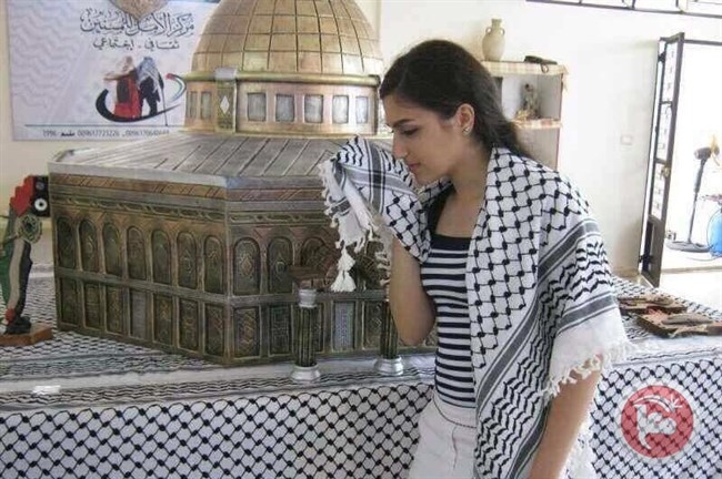 الفنانة ميرنا عيسى من عين الحلوة لمعا: الأسرى يرسمون ملاحم البطولة