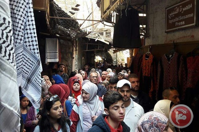 &lt;div&gt;صورة وتعليق: &lt;/div&gt;الاسراء والمعراج يعيد الحياة للبلدة القديمة في الخليل
