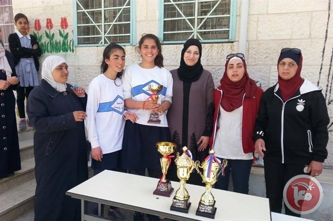 مديرية تربية نابلس تختتم بطولة الريشة الطائرة للإناث للمرحلة الأساسية