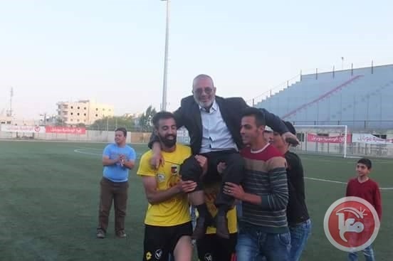 دورا تُبقي نفسها في دوري المحترفين