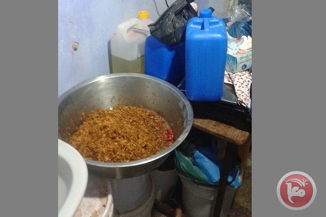 الشرطة والضابطة تضبطان معمل معسل مغشوش في نابلس