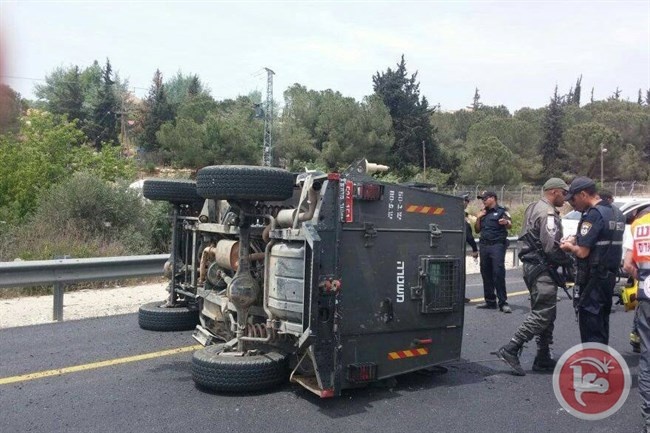 إصابة جنديين احتلاليين بانقلاب جيب عسكري