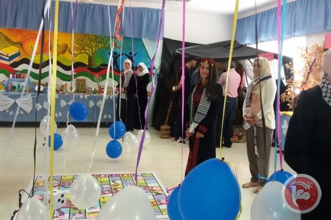 صور- معرض للوسائل التعلمية بمدرسة عراق التايه