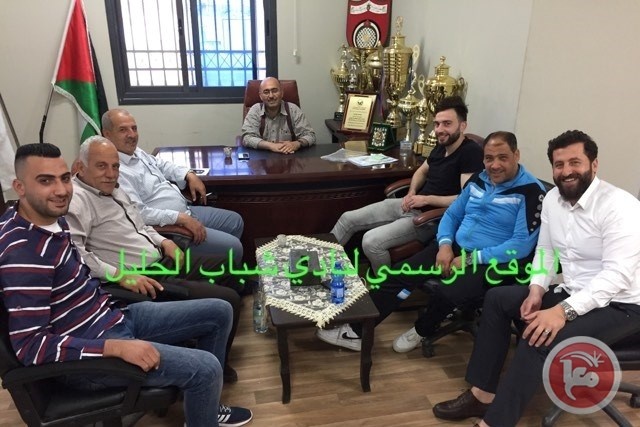 معتز التنتشة يعود الى الخليل بعد رحلة علاج