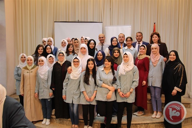 تربية نابلس تنظم حفلا لتكريم المشاركين ب&quot;معرض العلوم والتكنولوجيا&quot;