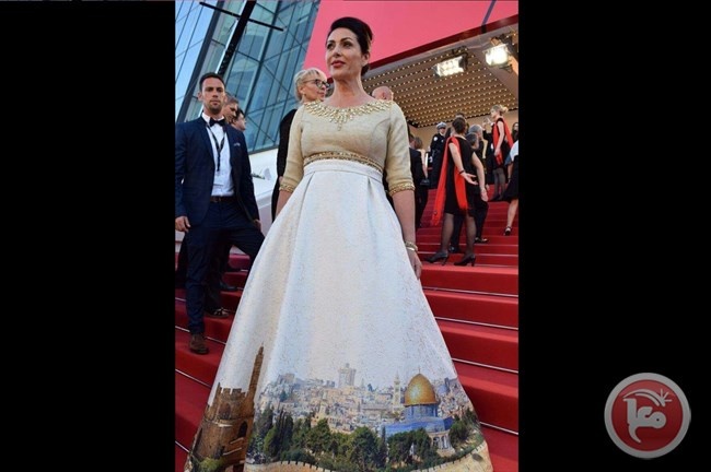 &lt;div&gt;صورة وتعليق: &lt;/div&gt;وزيرة الثقافة الإسرائيلية ترتدي ثوباً يحمل صورة الأقصى