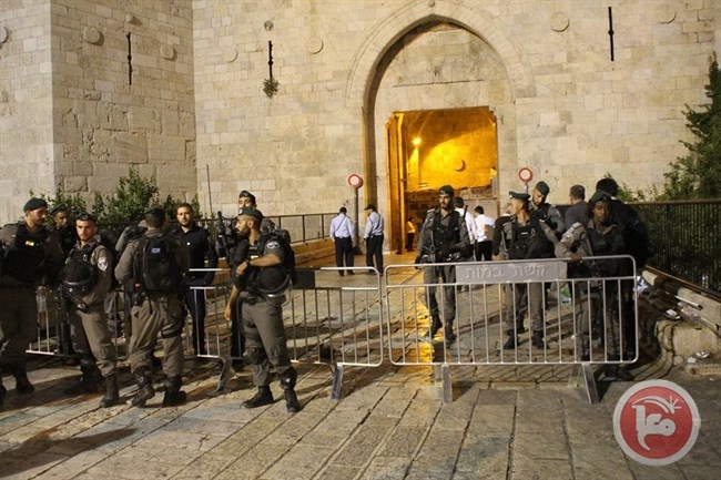 الاحتلال يعتقل 4 مواطنين ويقمع وقفة تضامنية في القدس