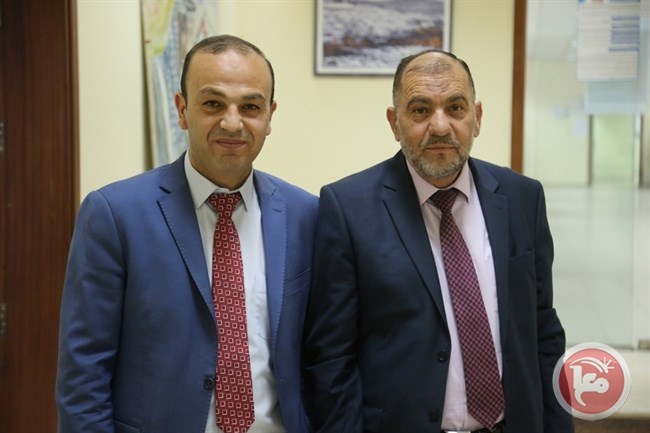 تيسير أبو اسنينه رئيساً لبلدية الخليل والجعبري نائبه