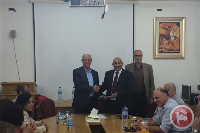 مجلس بلدية بيت جالا المنتخب يتسلم اعماله