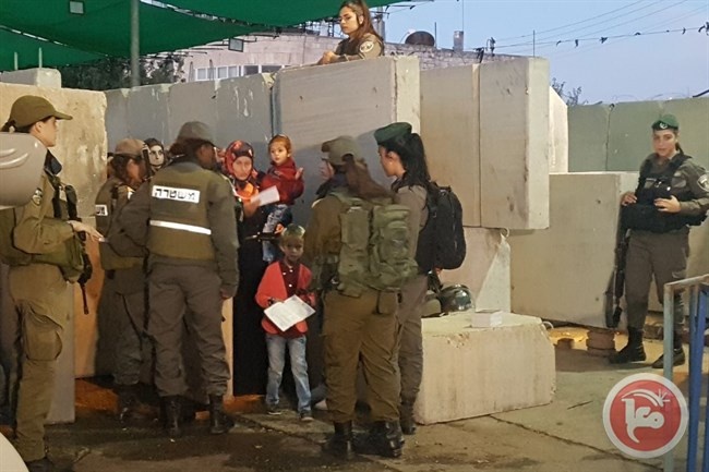 &lt;div&gt;صورة وتعليق: &lt;/div&gt;الالاف يتوجهون لصلاة الجمعة الاولى من رمضان بالاقصى