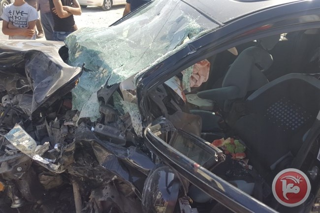 10 اصابات إثر حادث تصادم بين مركبتين بجنين