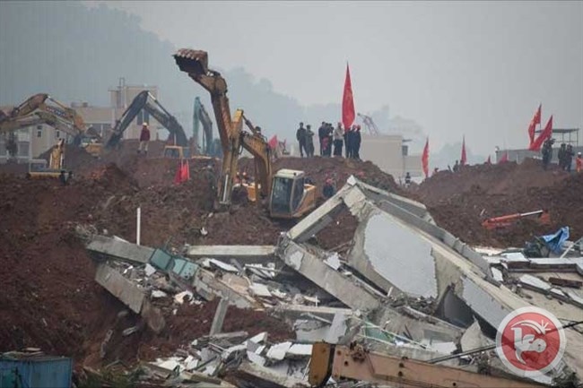 دفن 100 شخص جراء انهيار أرضي في الصين