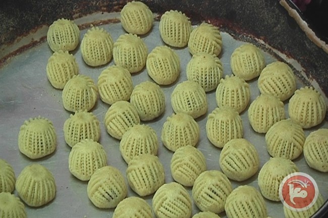 المعمول.. نكهة العيد ورمز ضيافته