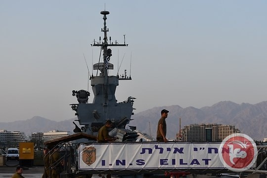 فيديو- سفينة حربية إسرائيلية تطوف حول سيناء