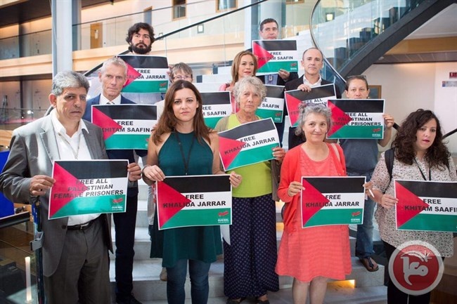 نواب إسبان أمام البرلمان الأوروبي: الحرية للاسيرات الفلسطينيات