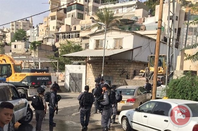 الاحتلال يهدم منزلين ومنشأة تجارية في القدس