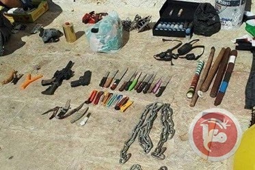 الاحتلال يدعي العثور على اسلحة بيضاء في الاقصى
