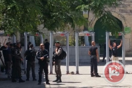 نتنياهو يجري مشاورات حول مصير البوابات الالكترونية