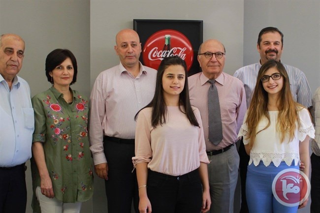المشروبات الوطنية تجدد رعايتها لفريق المبارزة النسوي في ثقافي البيرة