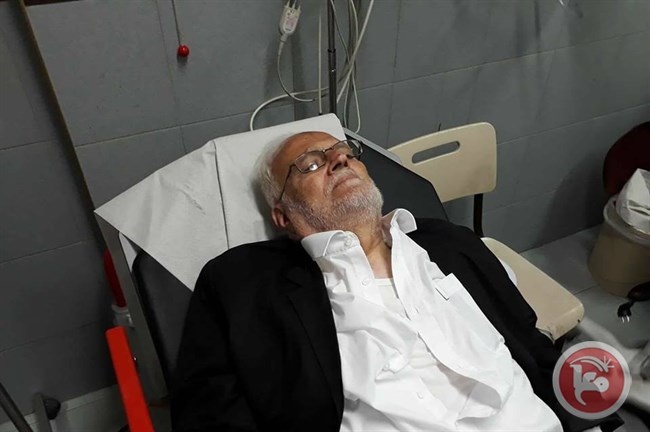 &lt;div&gt;صورة وتعليق: &lt;/div&gt;الاحتلال يهاجم المصلين ويصيب 34 شخصا