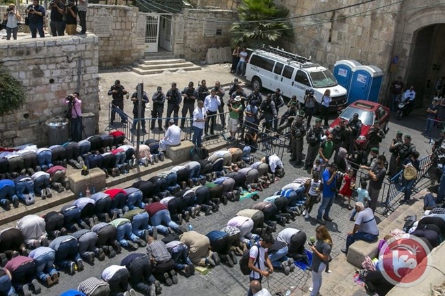 الاحتلال يغلق القدس أمام من هم أقل من 50 عاما
