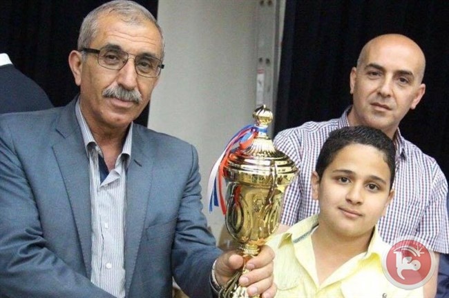 لاعب المنتخب الوطني ونادي القدس بكرة الطاولة عبدالله المغربي الى عمان