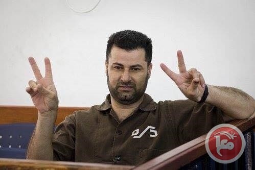 الاحتلال يعتقل الناشط أبو رحمة ويستولي على مركبته