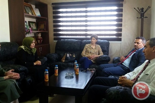وفد من مؤسسة فاتن يقوم بزيارة الى بلدية عزون