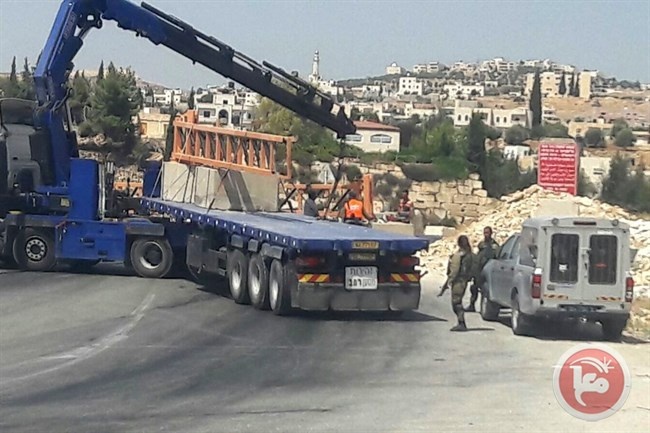 بيت لحم- الاحتلال ينصب بوابة حديدية على مدخل جناته