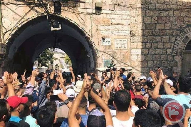 المقدسيون يرفضون دخول الاقصى قبل فتح باب حطة