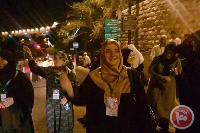 &lt;div&gt;صورة وتعليق: &lt;/div&gt;احتفالات الانتصار بالقدس بعد الدخول للصلاة في المسجد الاقصى