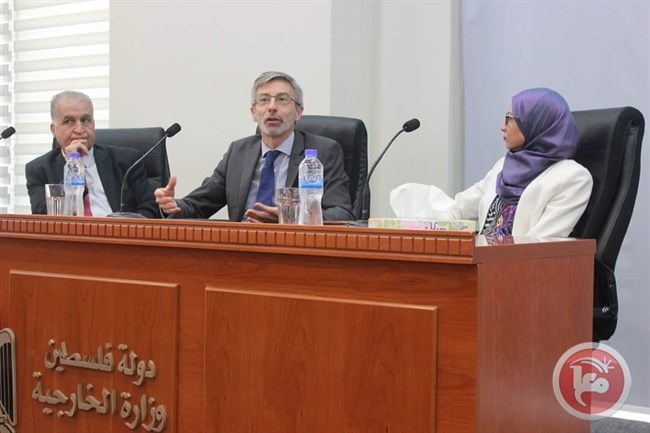 &quot;الليسيه&quot; تنظم لقاء تعريفيا حول المدرسة بالتعاون مع الخارجية