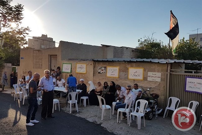 اعتصام وصلاة أمام منزل عائلة شماسنة المهدد بالاخلاء