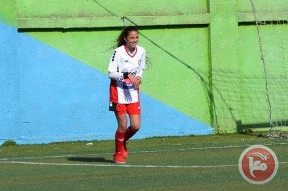 النجمه نبيلة قصراوي من المدارس الى اللعب في المنتخب الأردني