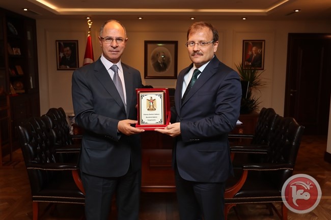 السفير مصطفى يجتمع مع نائب رئيس الوزراء التركي